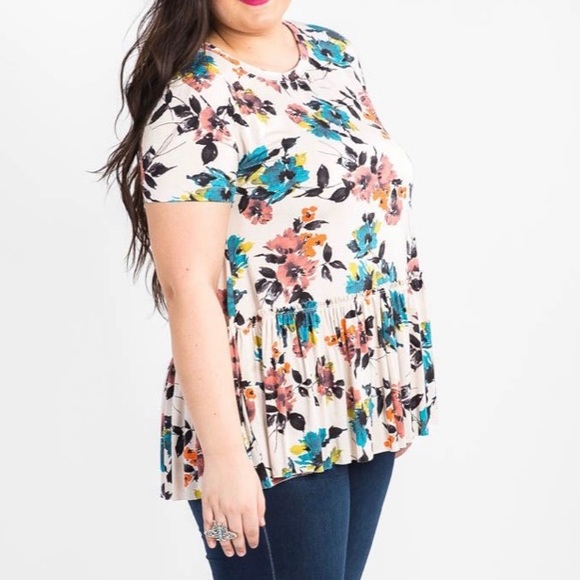 Agnes & Dora Relaxed Ruffle Tee - Picture 3 of 3